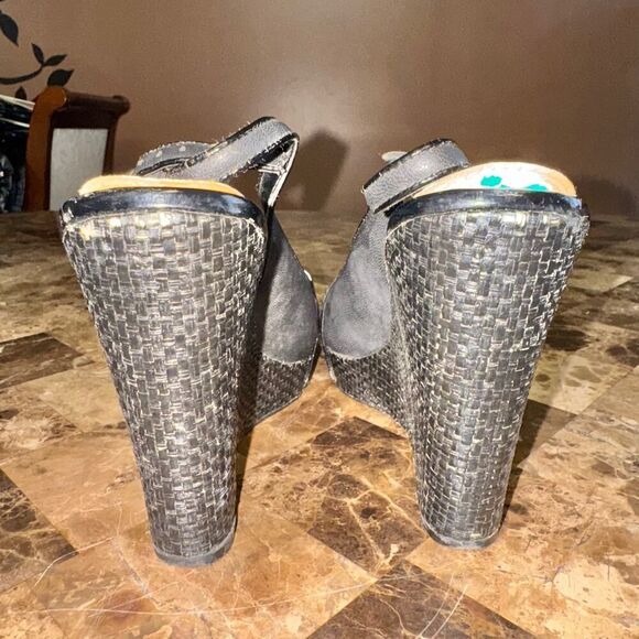 White House Black Market Embellished Wedge Heels - Size 7 - Picture 11 of 11